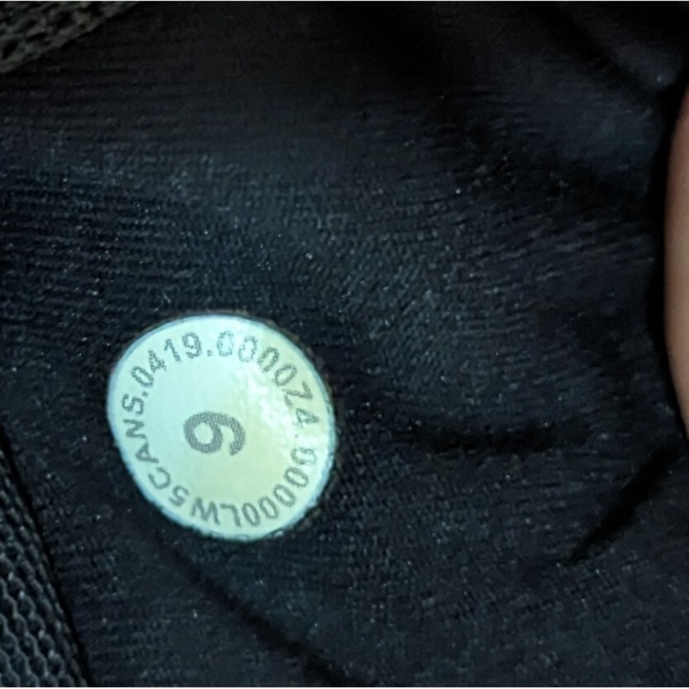 Lululemon Speed Up Tight Full-On Luxtreme 28" in Black Size 6 $108 - Picture 16 of 16